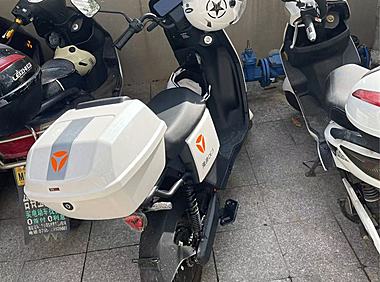 如何给雅迪电动车更换油门转把,转把故障