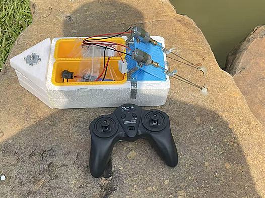 小钉锤中级遥控船下水测试-深圳光明区鹅颈水湿地公园