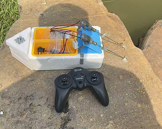 小钉锤中级遥控船下水测试-深圳光明区鹅颈水湿地公园